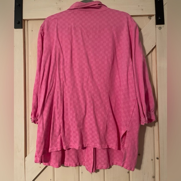 Pink Checkered
Button Down Blouse
Size 1X - Picture 5 of 6